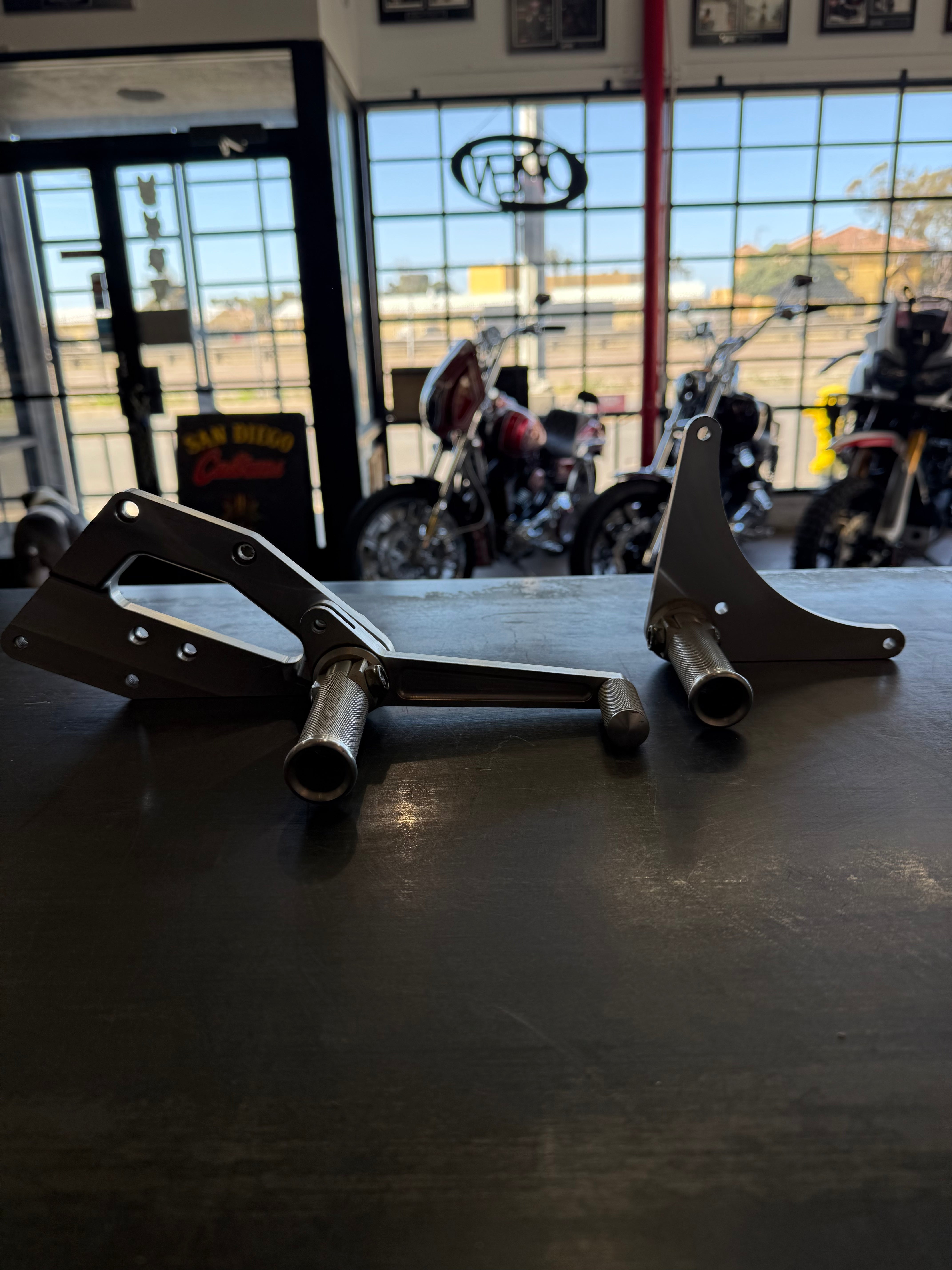 エンドレスメイド　S STORZ REAR SETS - SPORTSTER 1991 -2003 MODELS - San Diego Customs